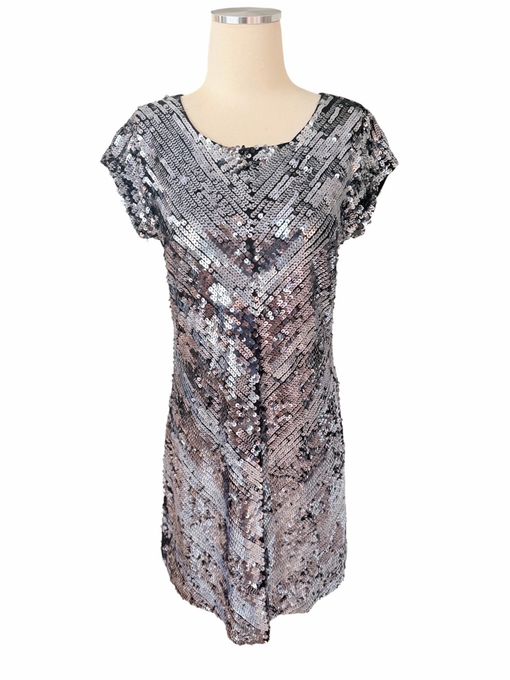 Steve Madden Silver Sequin Cap-Sleeve Mini Dress Sz M